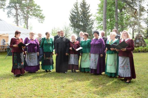 Nuotraukoje - Nuotraukoje - ansamblis ANČIA iš Suvalkų Nuotraukoje - Nuotraukoje - ansamblis ANČIA iš Suvalkų