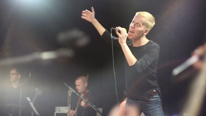 Pojūčių misterija Muzikos kalba tamsoje