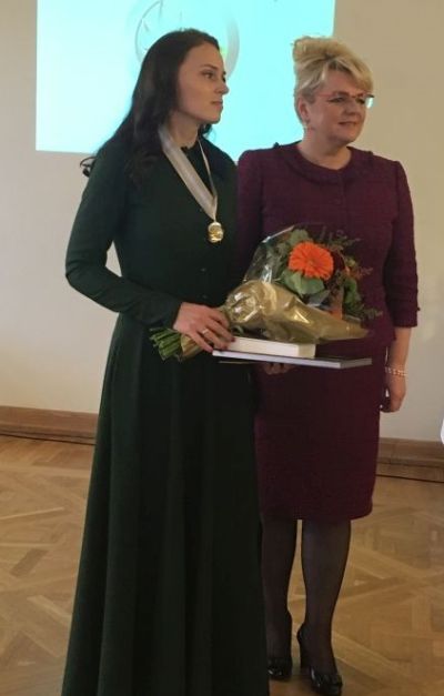 Nuotraukoje - Kristina Zibalienė su Socialinės apsaugos ir darbo ministre Algimanta Pabedinskiene Nuotraukoje - Kristina Zibalienė su Socialinės apsaugos ir darbo ministre Algimanta Pabedinskiene