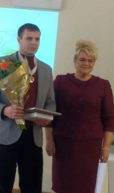 Nuotraukoje - golbolo komandos narys Genrik Pavliukianec su Socialinės apsaugos ir darbo ministre Algimanta Pabedinskiene Nuotraukoje - golbolo komandos narys Genrik Pavliukianec su Socialinės apsaugos ir darbo ministre Algimanta Pabedinskiene