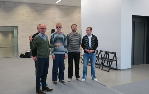 Nuotraukoje - dalyviai kuria improvizacinę istoriją kartu su aktoriumi A. Žebrausku Nuotraukoje - dalyviai kuria improvizacinę istoriją kartu su aktoriumi A. Žebrausku