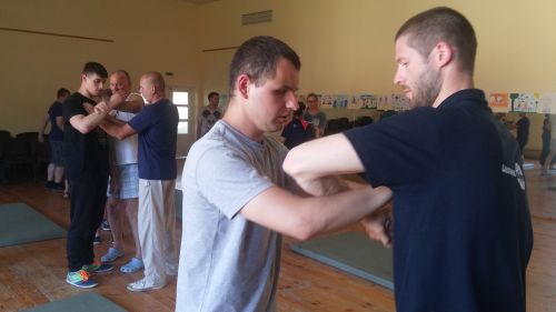 Nuotraukoje - dalyviai praktinių užsiėmimų metu