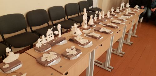 Nuotraukoje - vaikų gaminti angelai Nuotraukoje - vaikų gaminti angelai