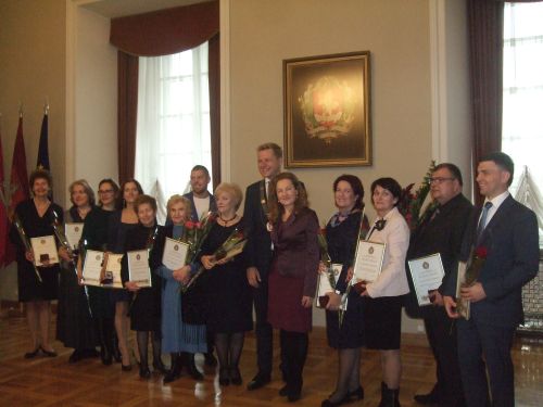 Nuotraukoje - Vilniaus miesto rotu&scaron;ėje vykusios apdovanojimų ceremonijos dalyviai