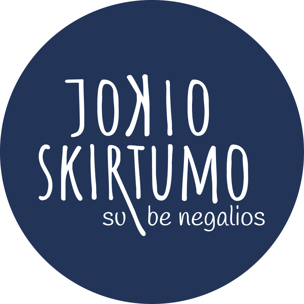 Nuotraukoje - akcijos JOKIO SKIRTUMO logotipas - baltos raidės mėlyname fone